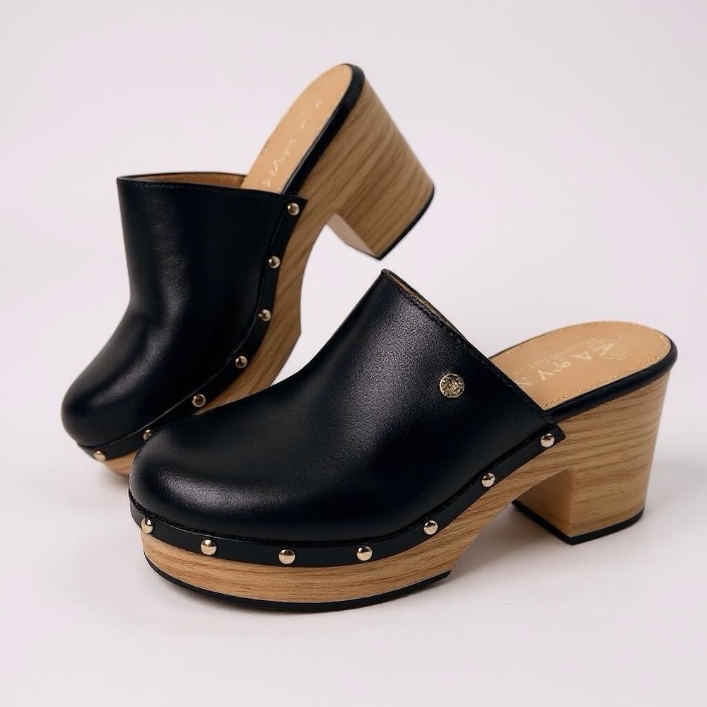 Taryn Rose Miel Platform Clogs Faux Leather Black Shoes Stacked Heel Size 8.5M